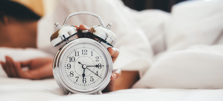 How to Adjust Your Sleep for Daylight Savings: Expert Tips